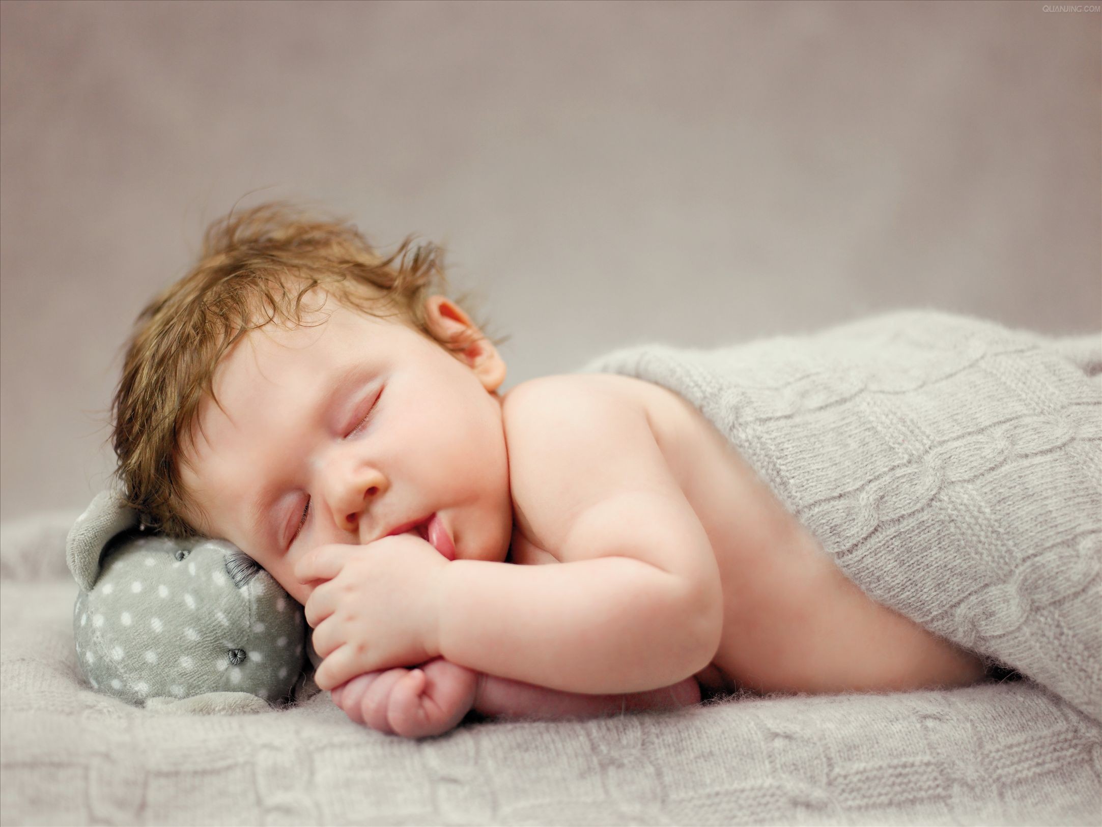 很难哄的宝宝会智力有问题吗,宝宝难哄睡怎么办