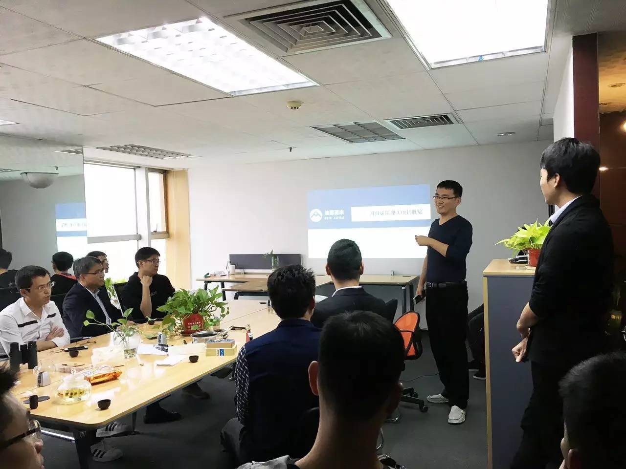 千万资本梦幻穿越，玖的携手沐恩创业打造VR生态圈