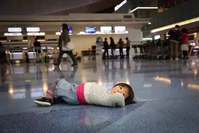 她是一位中国大妈，却带领着700个日本人，扫出了全球最干净机场「精益学堂」2017-7-14第895期