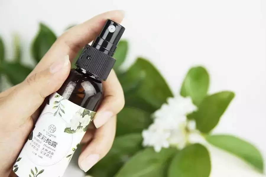 避开高温的偷袭，开启移动的冰凉夏日，这些消暑的小物件爆款开刷！