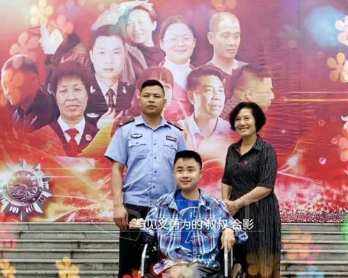 袋鼠妈妈和宝宝一直在一起,我和袋鼠妈妈儿歌教学视频