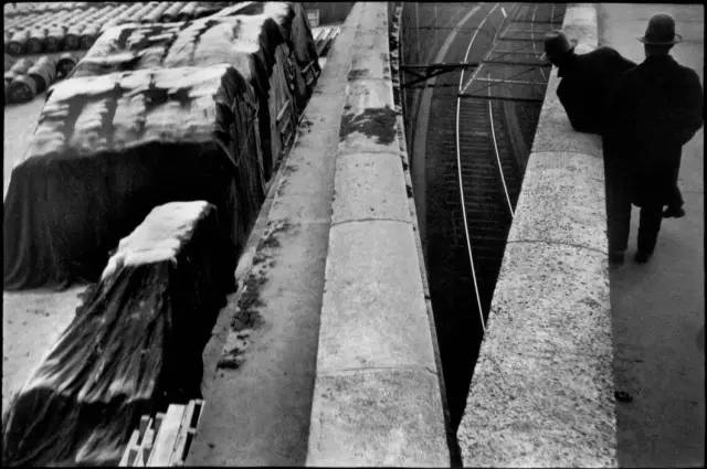 布列松经典摄影作品大全,布列松经典摄影作品中国