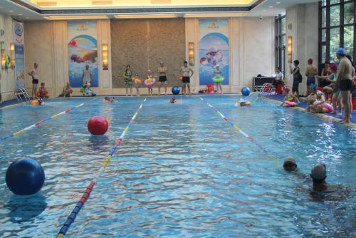 劈波斩浪显本领砥砺前行,劈波斩浪力争上游