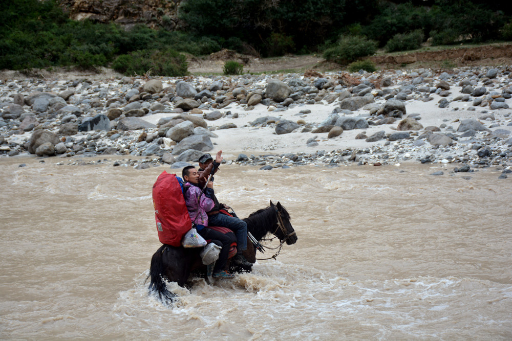 行者无疆-6月乌孙，漂洋过海为圣湖，翻山越岭因初心