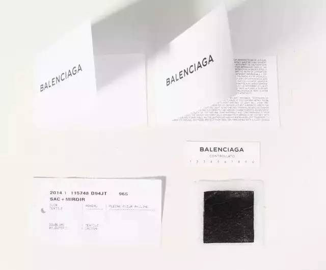 巴黎世家机车包金属铁标真假,巴黎世家机车包五金