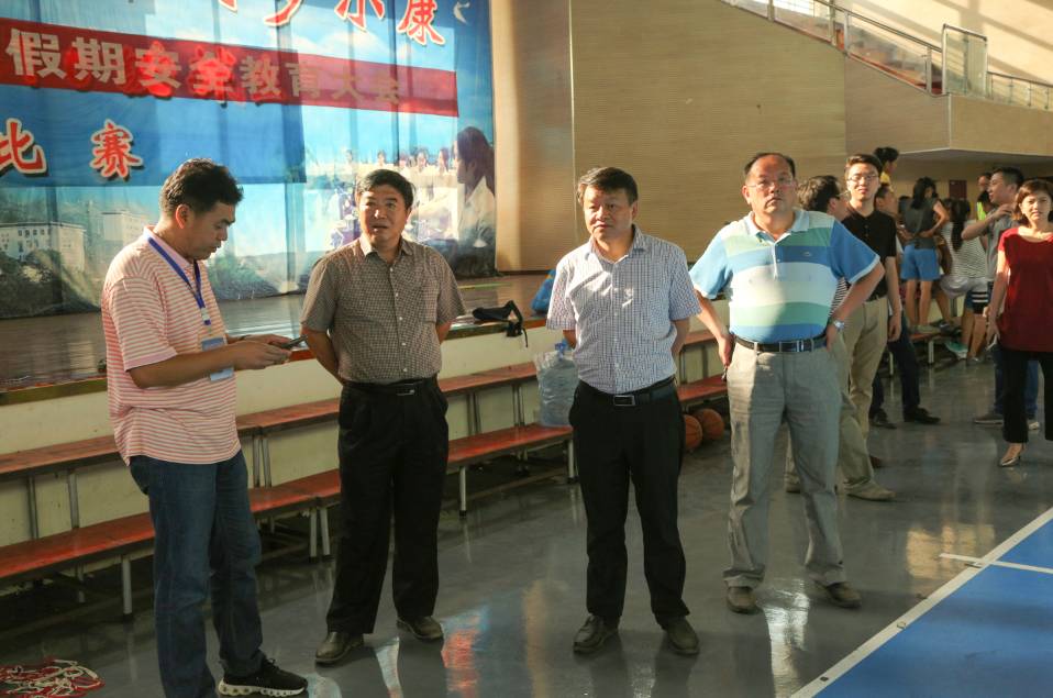 「五运会专栏」县委书记尹德俊带队到训练场为运动健儿加油鼓劲