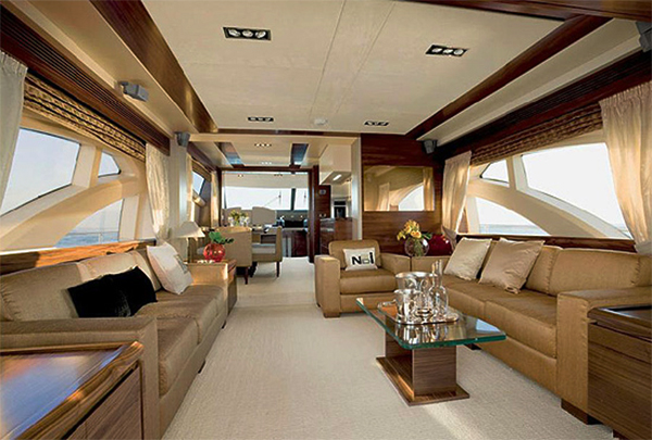 大巴黎2.2亿欧强挖内马尔？内少座驾可谓“平民”至极