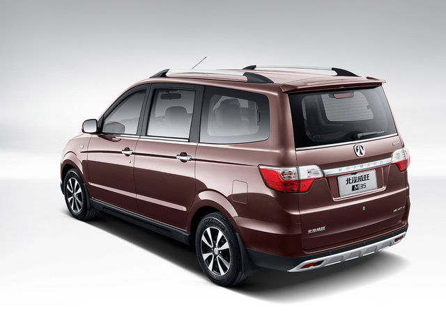 北汽威旺m3价格,北汽威旺m30和五菱宏光尺寸对比