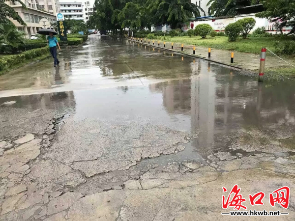 海口多条道路破损已修补,海口的公路坑坑洼洼