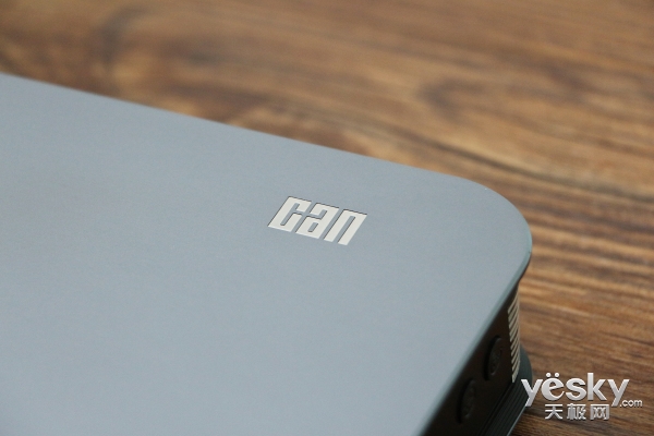 小巧身材蕴藏强劲能量iCAN影院X1评测