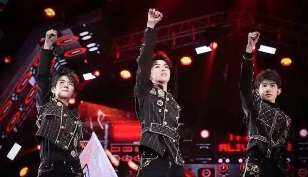 娱闻｜《心理罪》票房破纪录！倪妮秒删？泰国偶遇周杰伦昆凌？王俊凯-鹿晗-郑爽-任嘉伦-陈伟霆-蒋欣