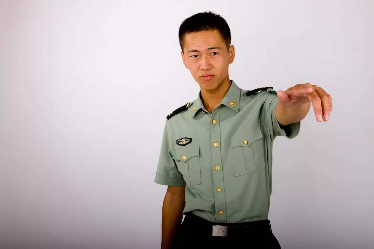 军队廉洁的漫画,部队清正廉洁漫画