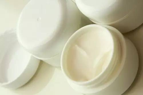 23吨假名牌化妆品,假冒化妆品害了多少人