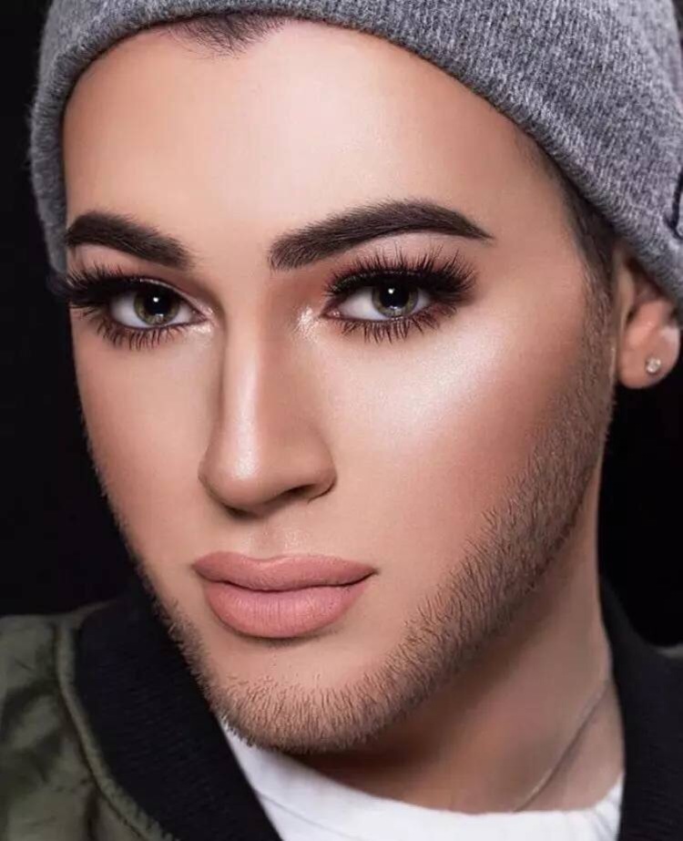 ins美妆博主，装扮世界的精灵