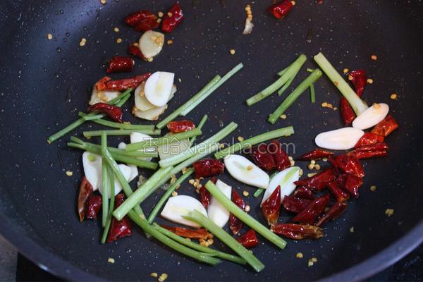 干煸蚕蛹图片高清图片,干煸蚕蛹多少钱