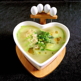 男人啤酒肚是什么原因,男人长啤酒肚的原因