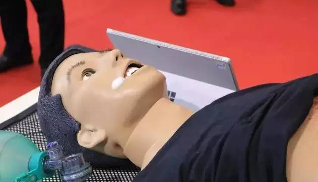 “一带一路”开拓创新，天堰“勇士”机器人亮相CHINA-HOSPEQ2017