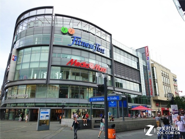 iPhone7比国内贵600!编辑在德国卖场发现坑爹货