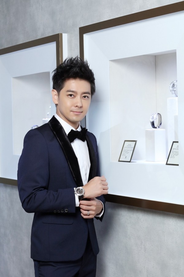 是什么东西那么红？最热的明星把“它”纷纷戴上了身！