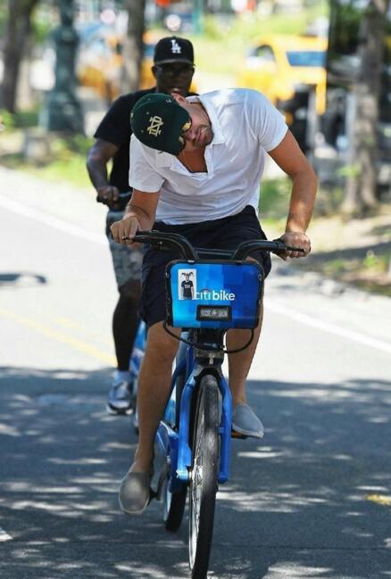 躲镜头挑战综艺,躲镜头女明星