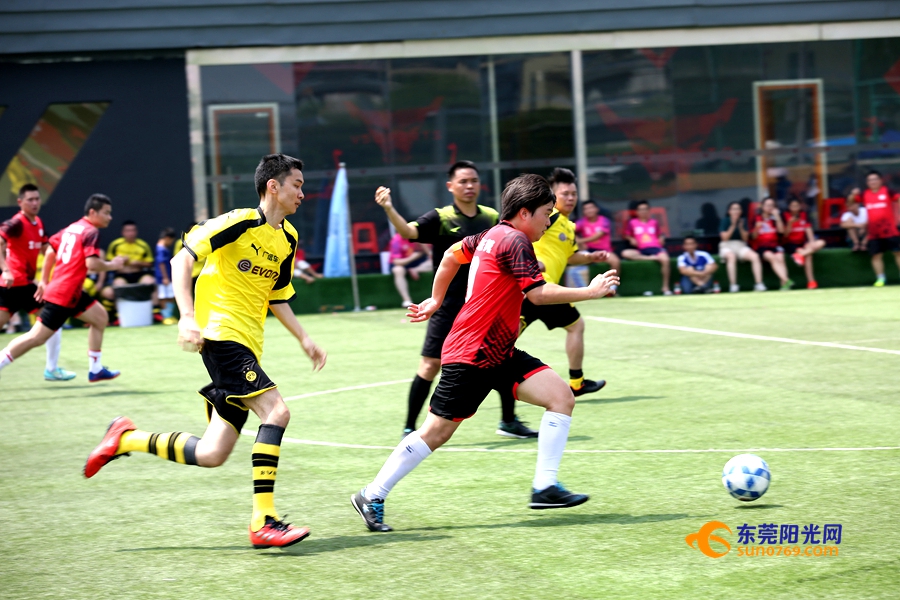 校友齐聚燃热血青春第二届东莞全国高校校友足球联赛开波