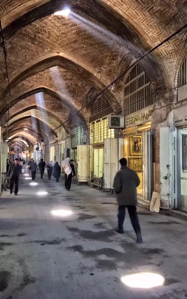 豆瓣日记:庭院与街道：作为城市骨架的伊斯法罕巴扎