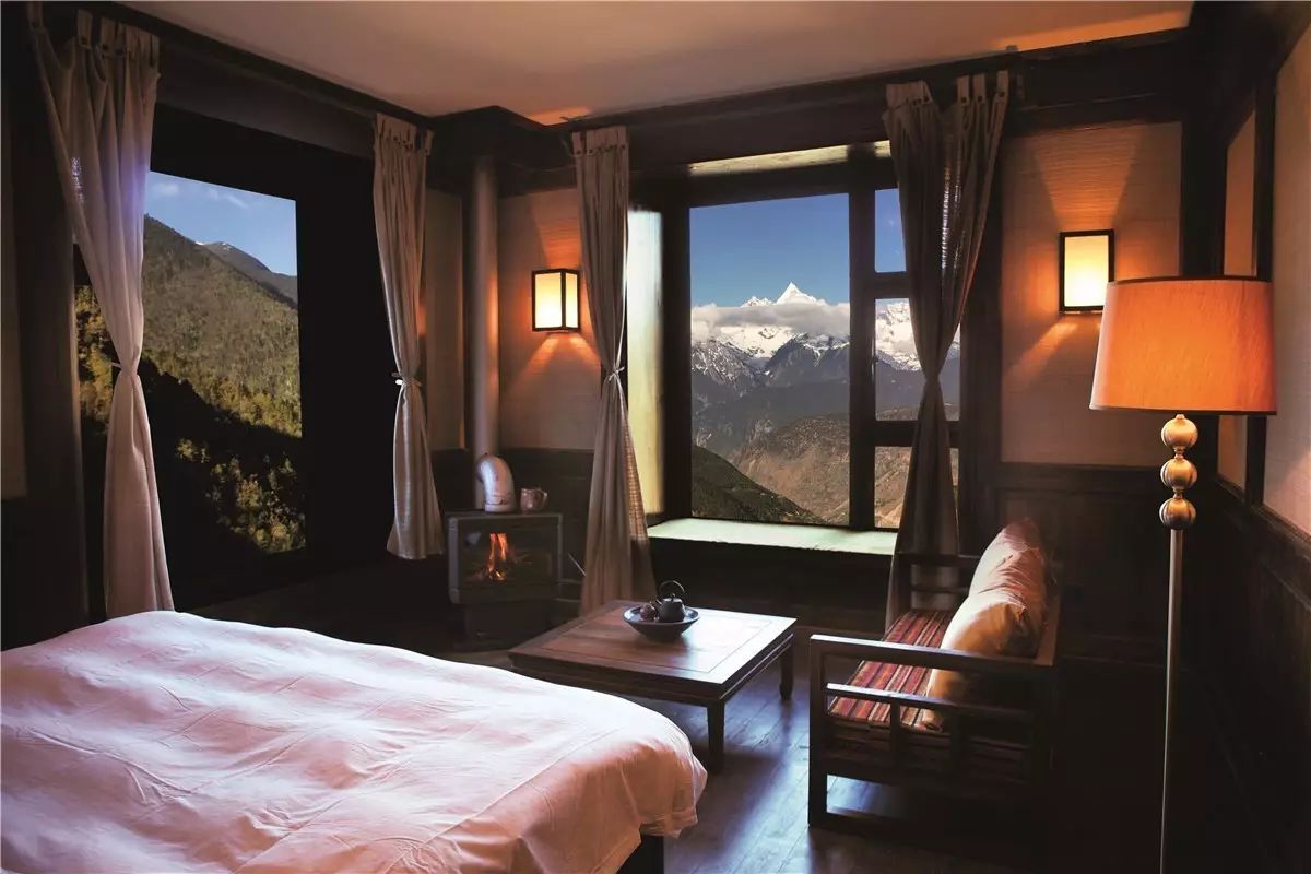 隐居山林烟雨间,自在山间隐居