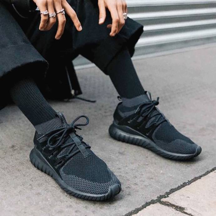 穿腻了小白鞋可以这样来改造,穿腻了小白鞋的话