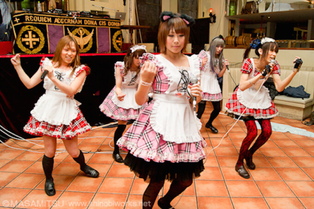 日本秋叶原女仆咖啡厅图片,秋叶原咖啡屋图片