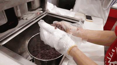 还吃啥子小面!称霸魔都25年的网红饭团杀来重庆,7块钱就能胀翻!