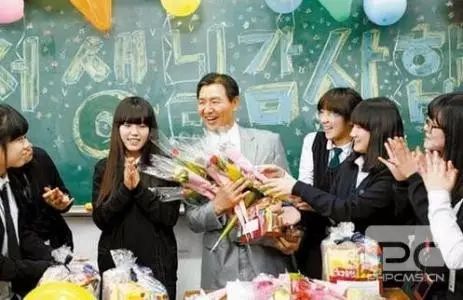 国外的教师节是什么样的,各个国家的教师节的特色