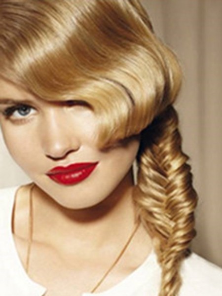 鱼骨辫半扎发编发教程简单好看,侧编刘海编发教程简单又好看