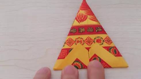 中秋节拜月娘折纸教程视频,黄纸手工折纸菠萝元宝