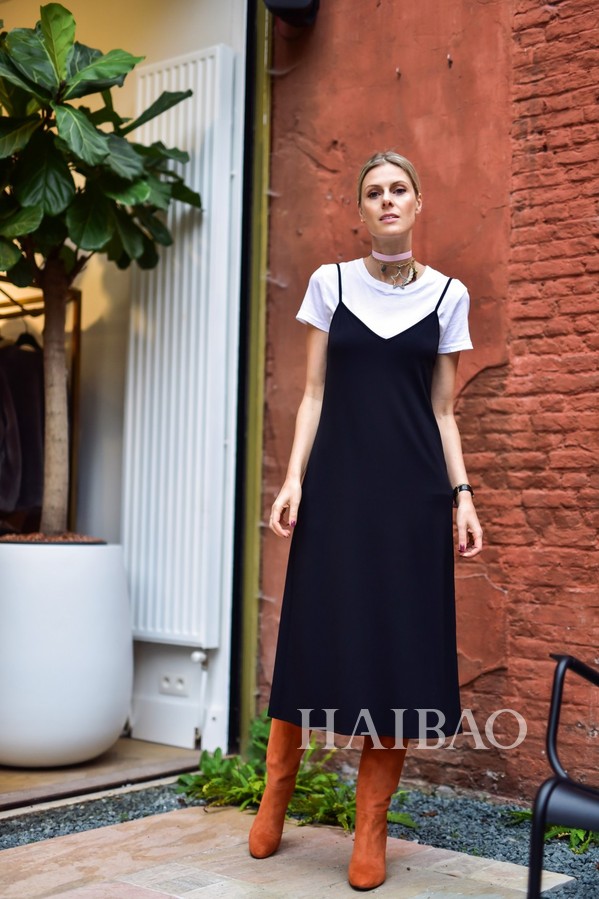 “美人鱼”专属夏日青春气息！「报君潮流眼」之林允：穿上粉红小礼裙，化身灵动潇洒的白日梦女！