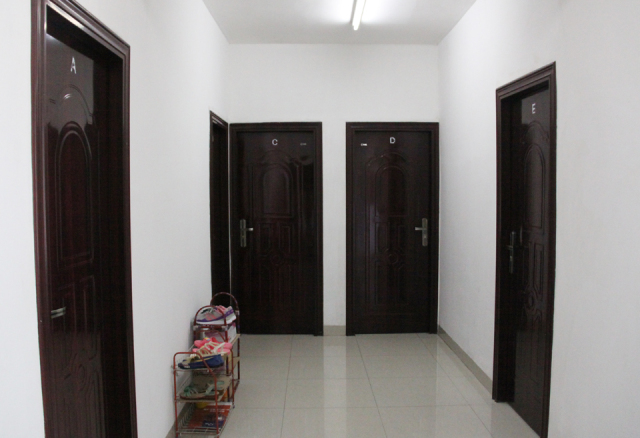 看看别人家的好宿舍，电梯房免费住，衣食住行样样有！