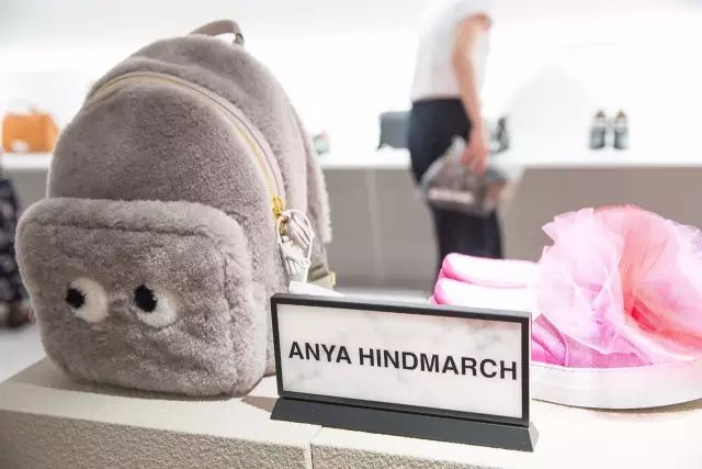 爆款已经看腻了你却还在做烂大街的伪时髦？