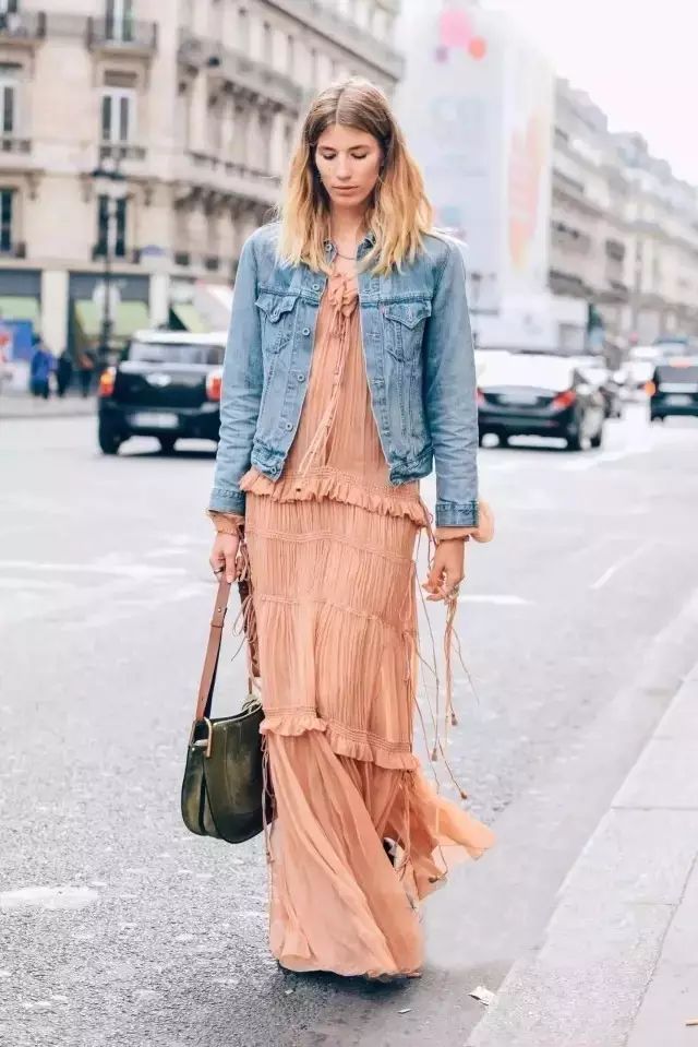 穿搭牛仔外套和风衣,穿搭层次感牛仔外套