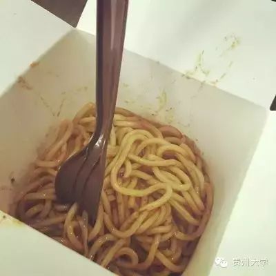贵大周边美食,贵大背后美食街