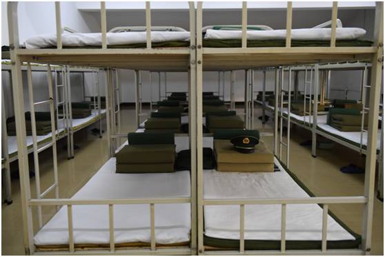 00后军人小哥哥变装,怎么成为帅气的兵哥哥