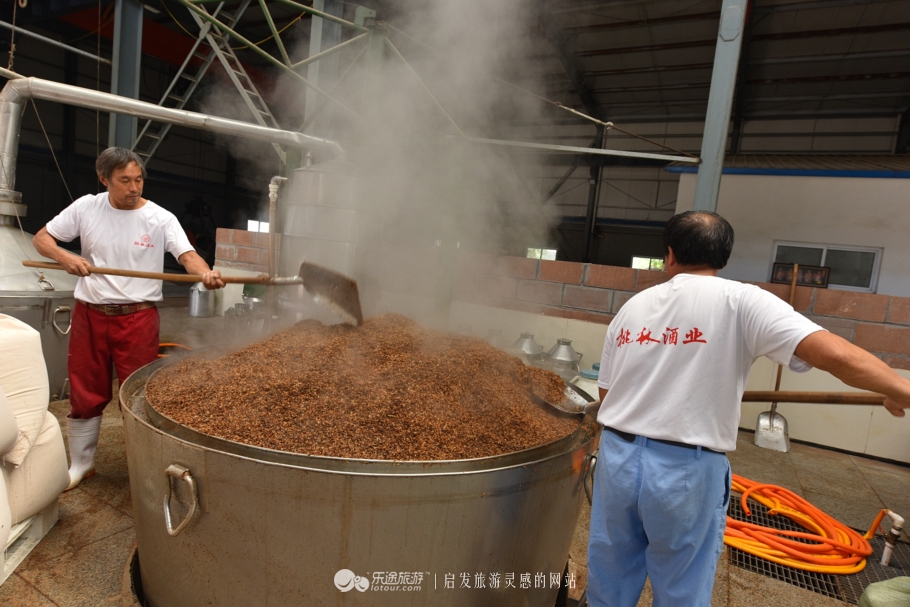 桃林胜过杏花村，给你一帘幽梦