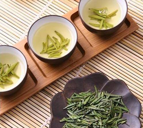 竹叶青绿茶冲泡图片大全,春茶竹叶青冲泡演示讲解