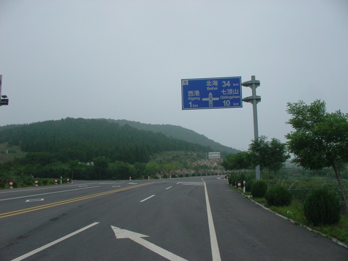 一个人一台车到西藏,一个人一辆车直通拉萨