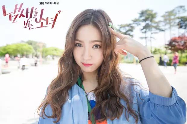 头发怎么弄卷发会持久,适合头发少且减龄的卷发