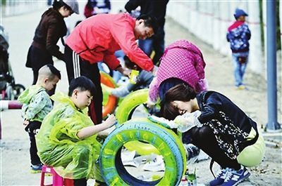 「惊喜」小黄人，机器猫，新升级的福州儿童公园简直萌翻了！快来留下你的涂鸦记忆吧！