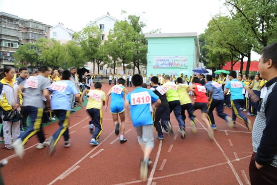 安庆体育场田径比赛,安庆市2018年田径运动会获奖者