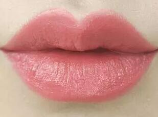 秋季不显唇纹唇釉,秋季唇釉推荐色号大牌