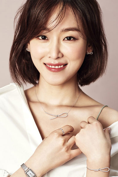 鲨鱼夹的多种夹法中短发,短发长发夹子正确夹法