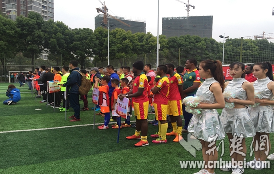 喜迎十九大首届“知音杯”足球邀请赛在汉开幕（图）