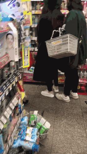 范冰冰逛日本药妆,范冰冰现身药妆店