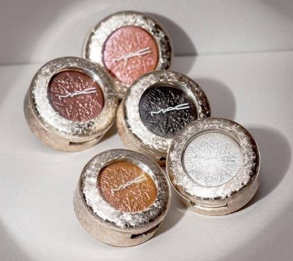 mac2017年圣诞限定高光,mac单色眼影卖得最火爆的一款